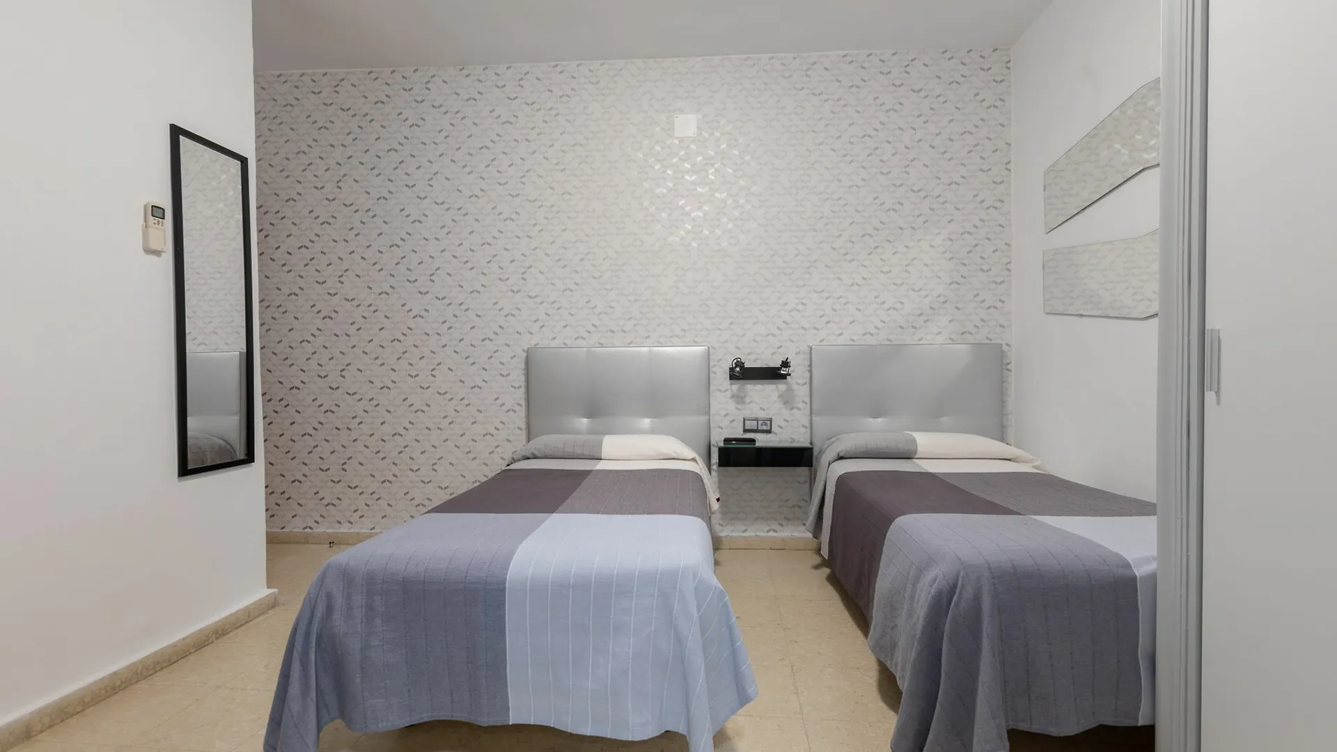 Hostal La Pilarica Марбелья