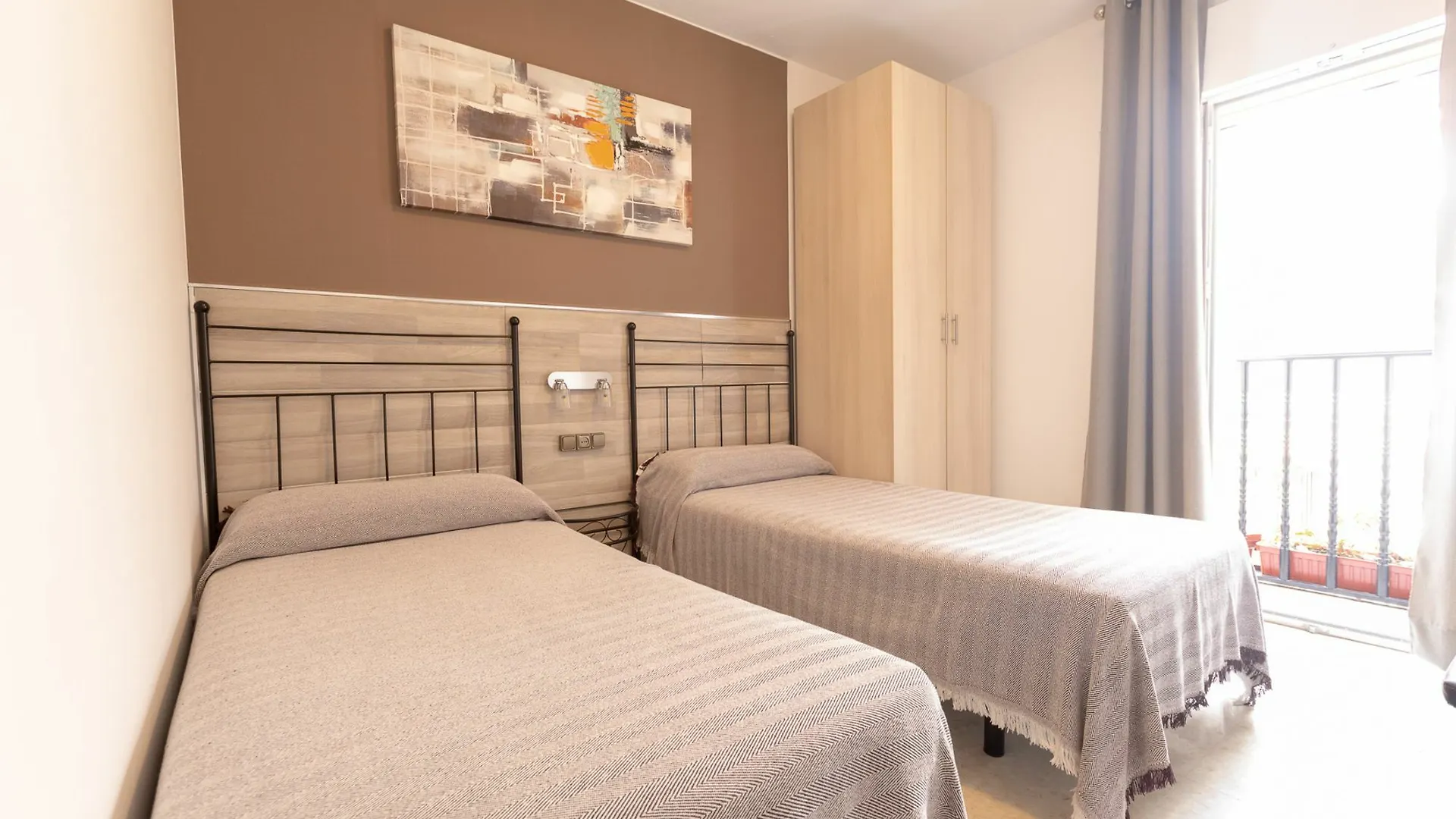 Hostal La Pilarica Marbella Guest house